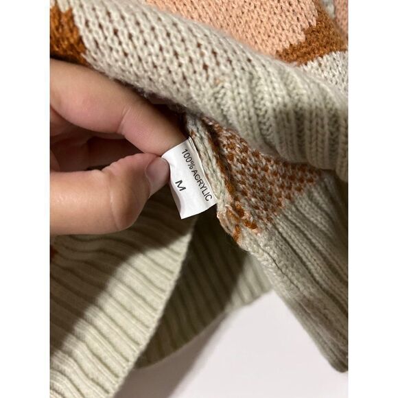 Leopard print acrylic sweater size medium - Picture 2 of 6